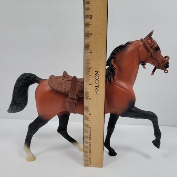 Blue Ribbon Ranch Collectible Brown Horse with Accessories - Picture 11 of 12